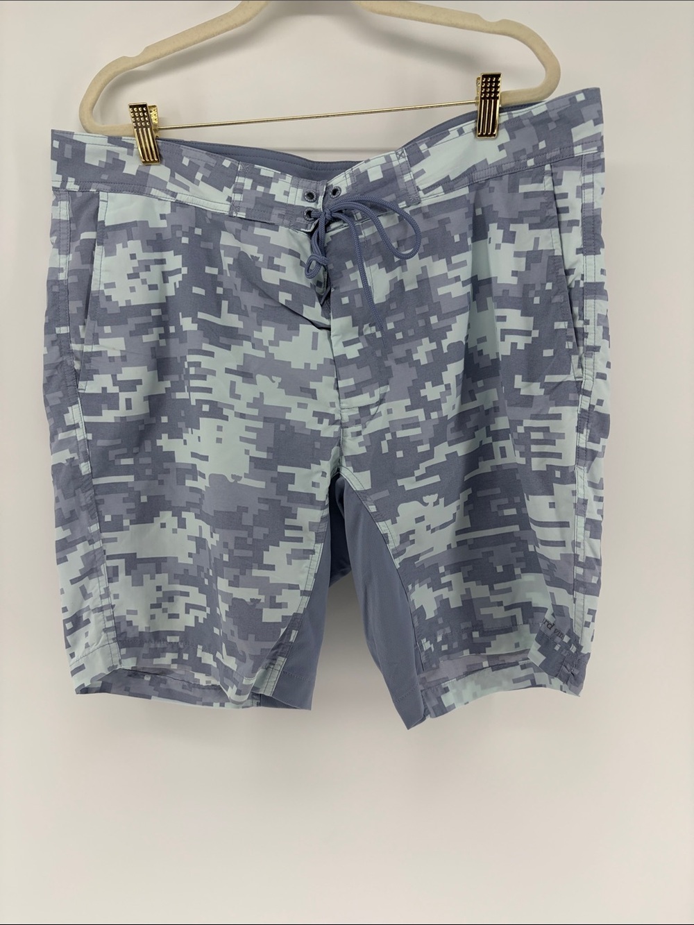 Men's Vineyard Vines Blue Digital Camo Swim Trunks Sz 38